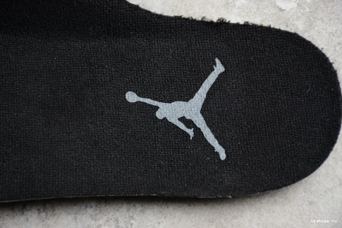 378037-005 Cap 11 Gown  Jordan and Retro 1123